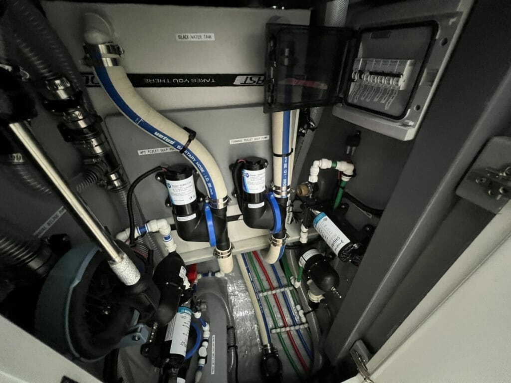 CAT44-0124uu