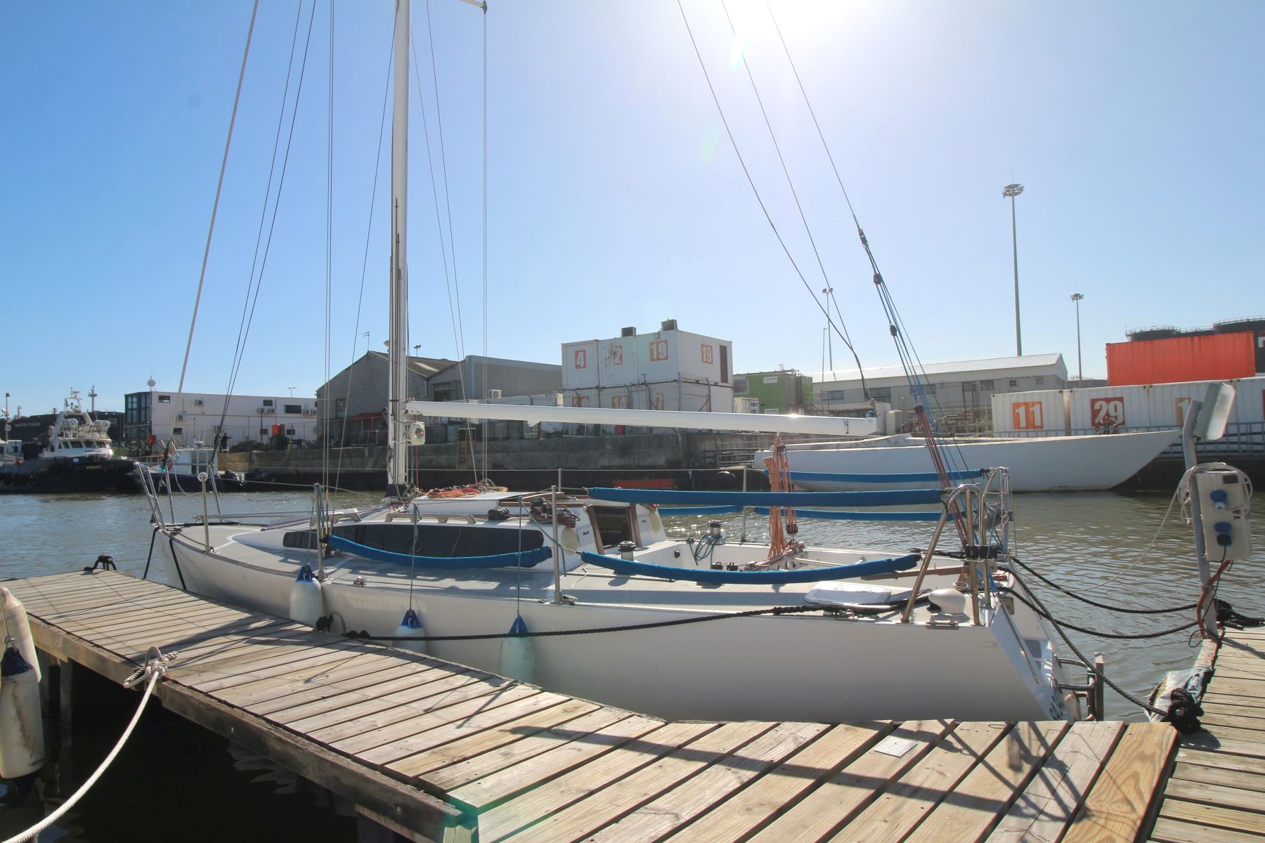 MON27-0584a