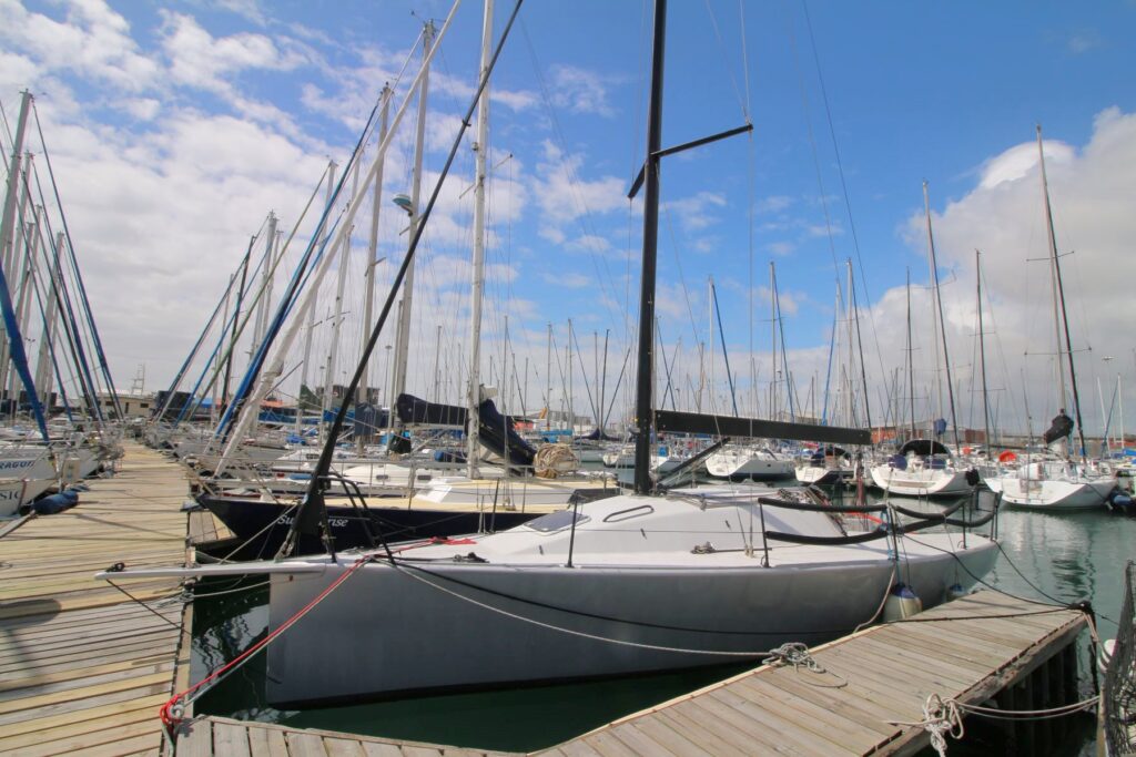 MON30-0560a