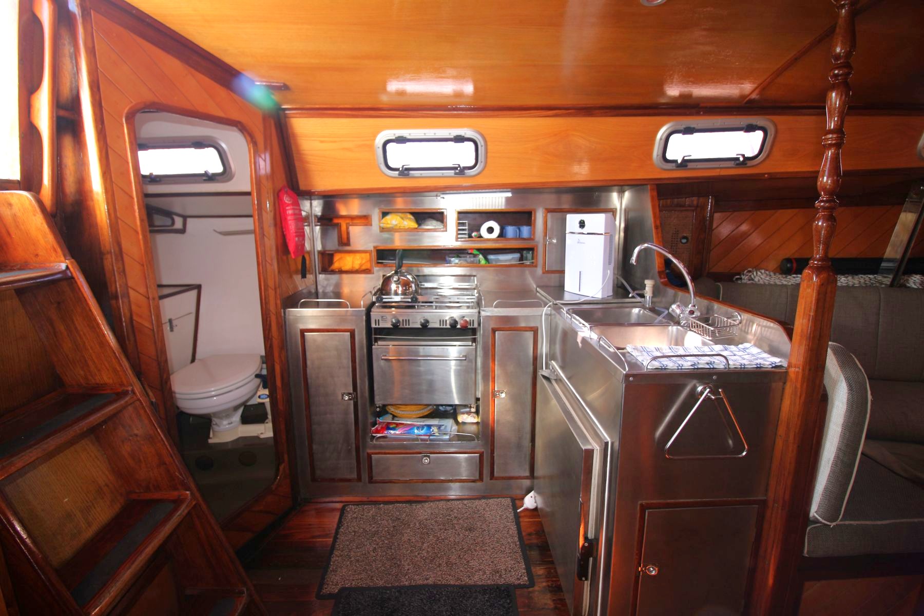 MON36-0585l