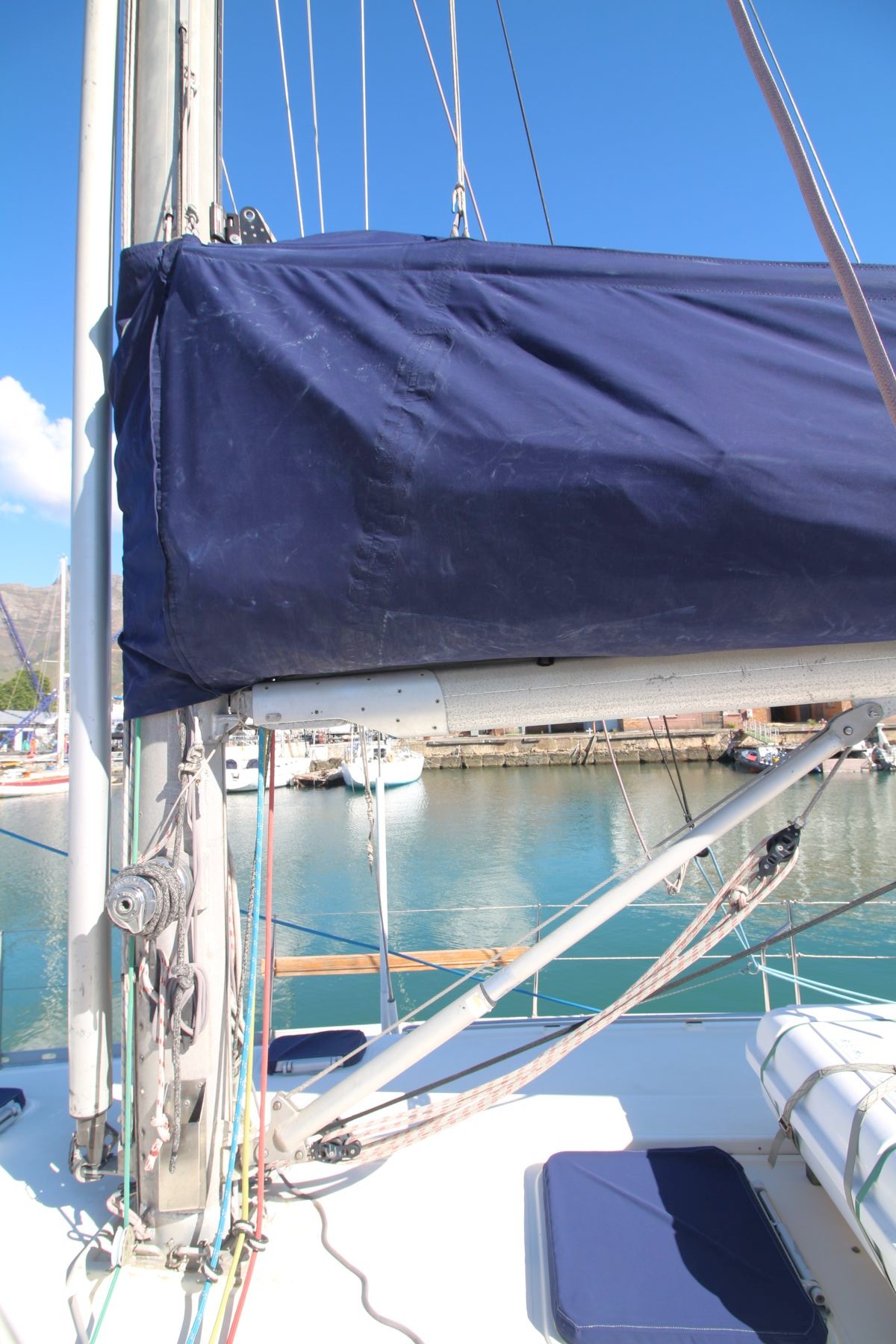 MON49-0383 (14)