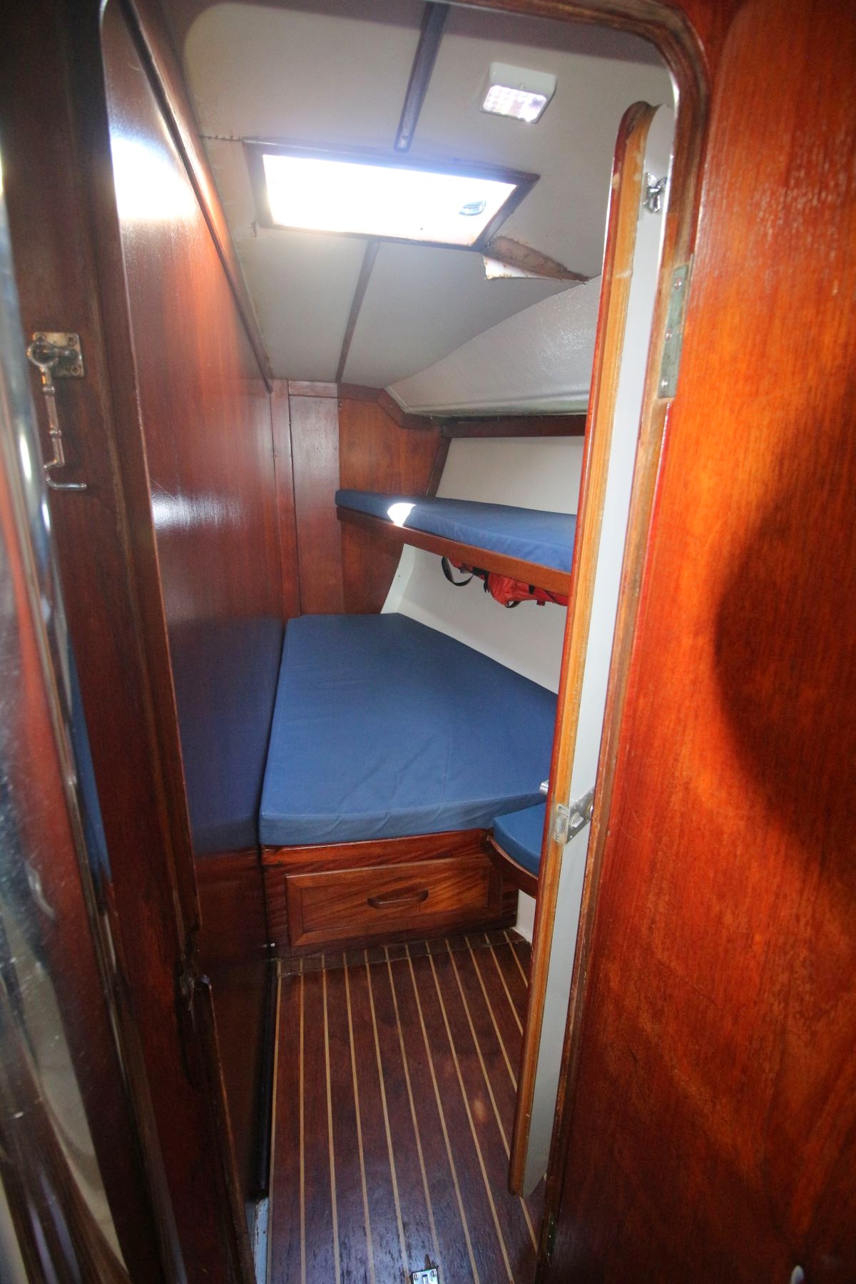 MON49-0383 (30)