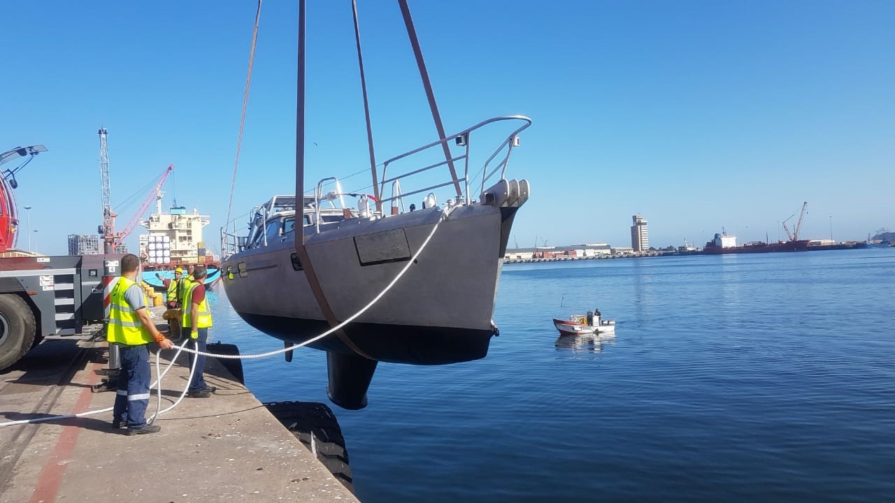 MON51-0540 Out of Water 3