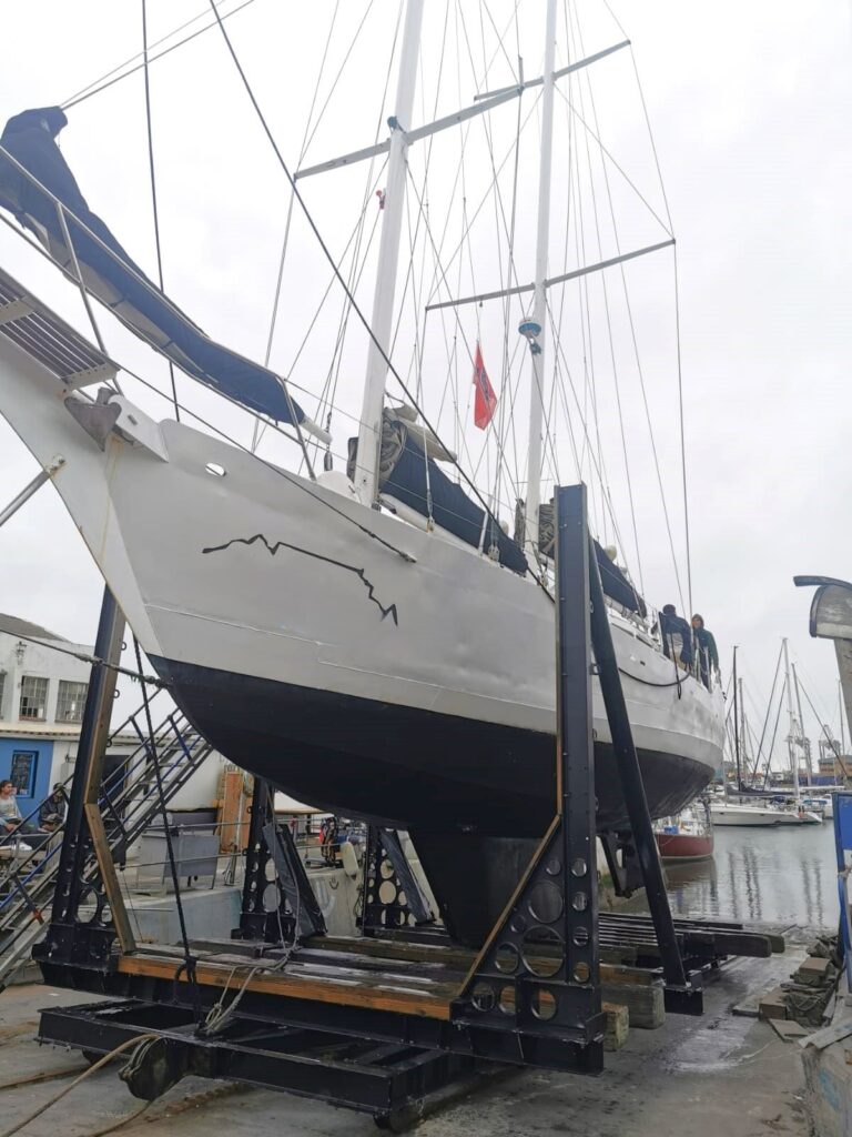 MON60-0554m