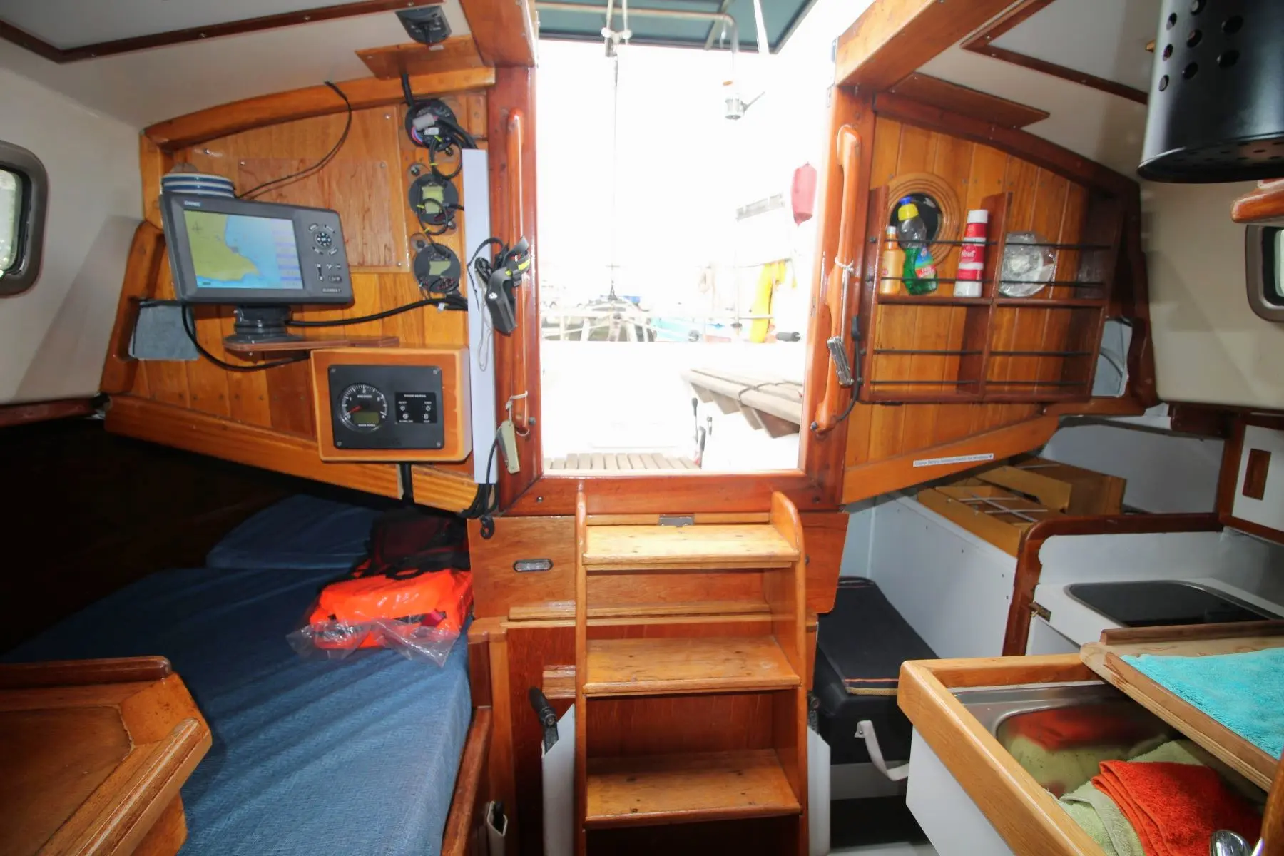 MON30-0570o