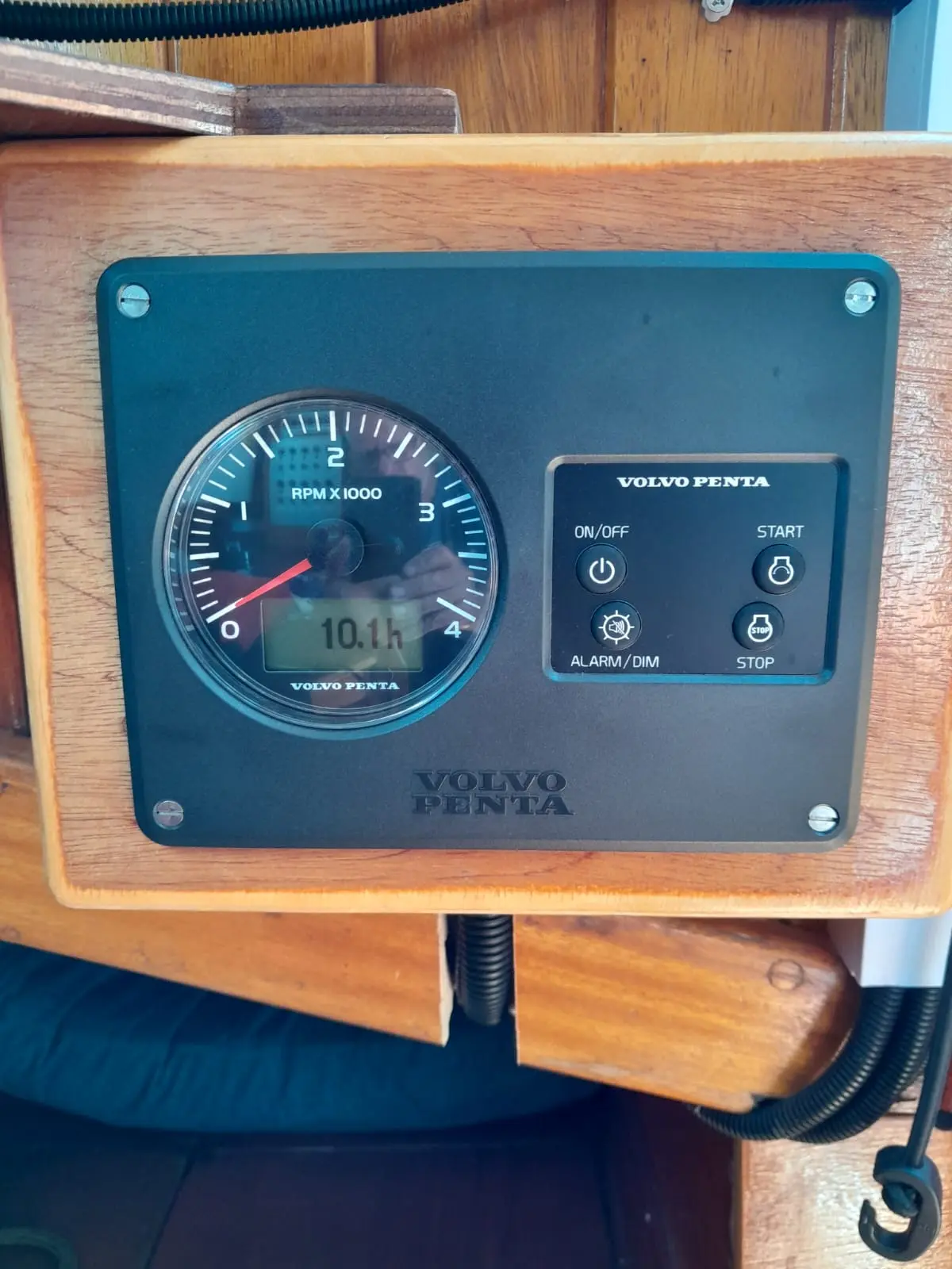MON30-0570z