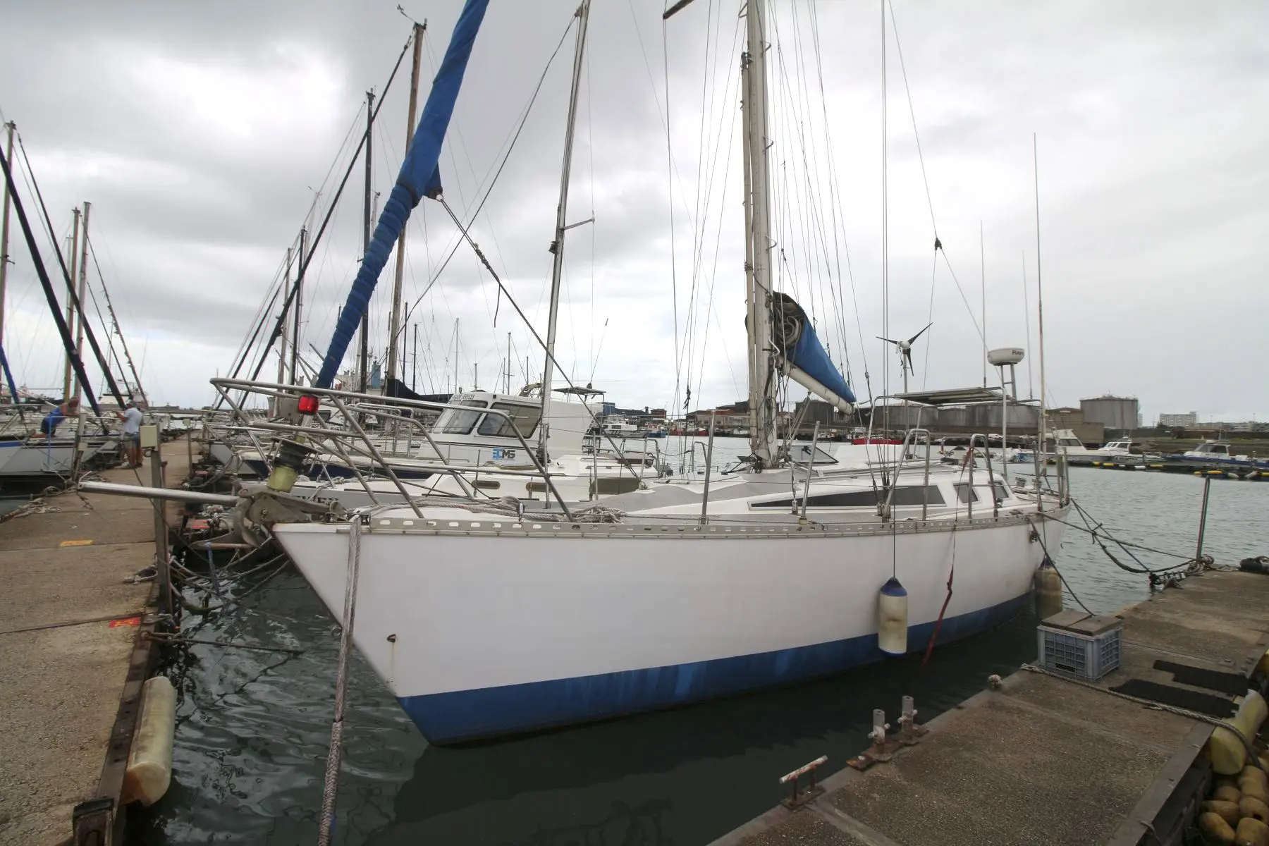 MON36-0596a
