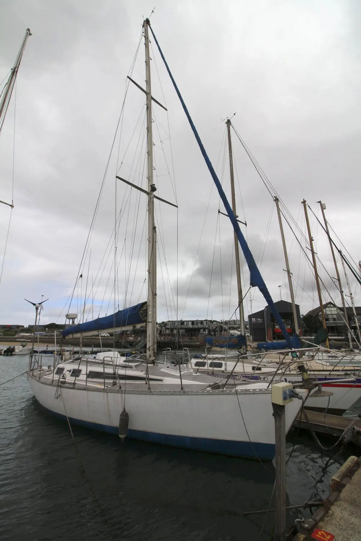 MON36-0596b