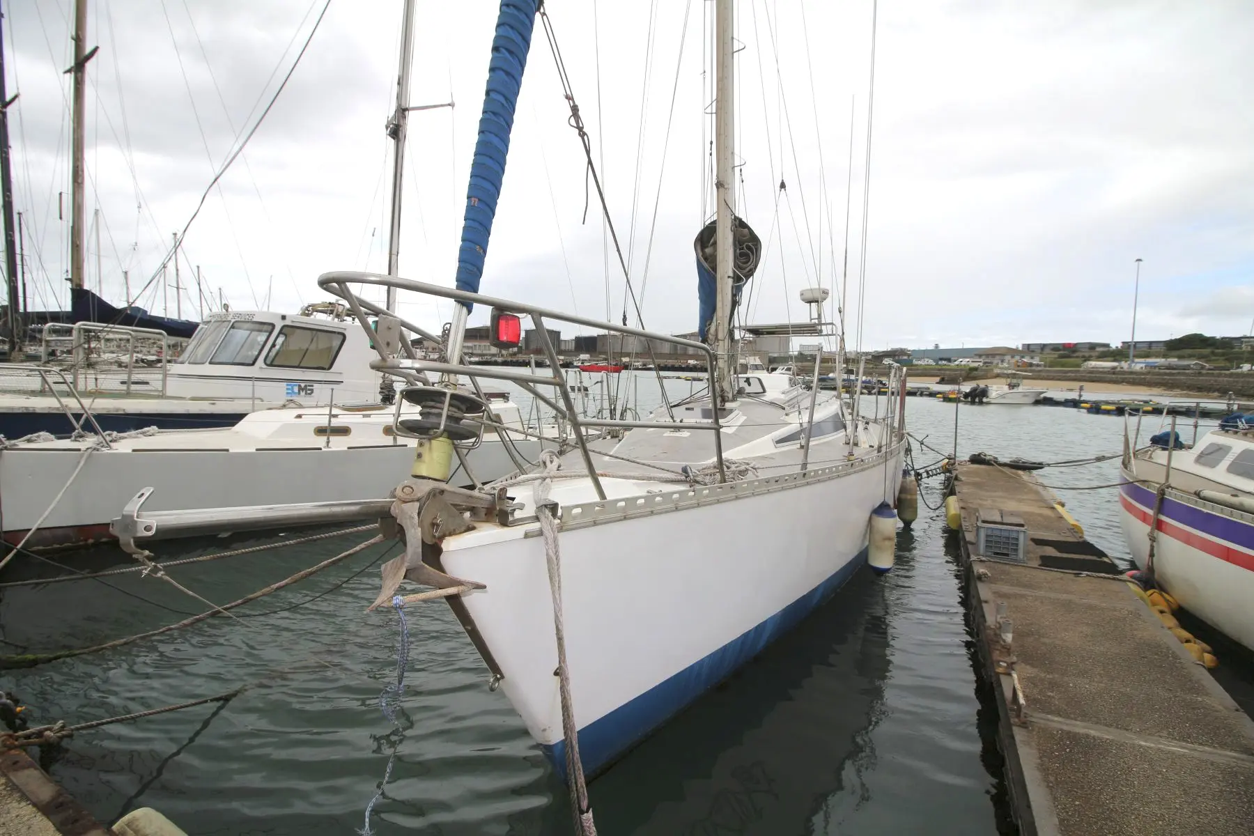MON36-0596c