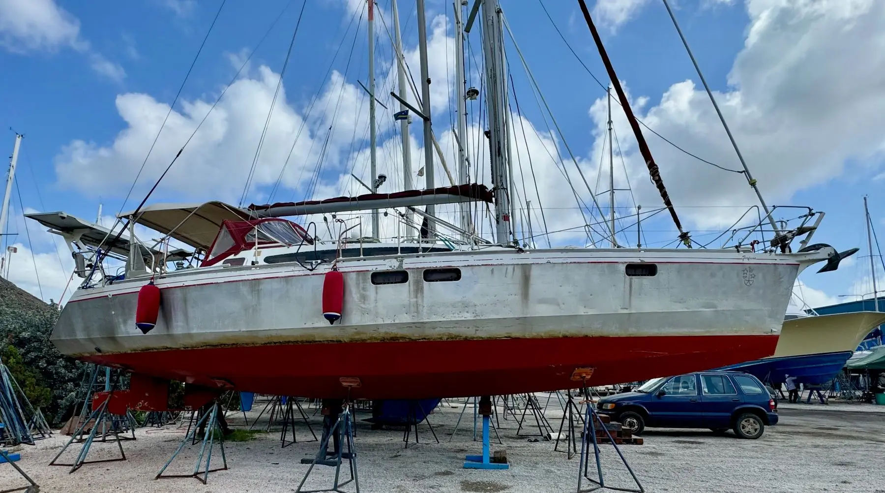 MON42-0594c