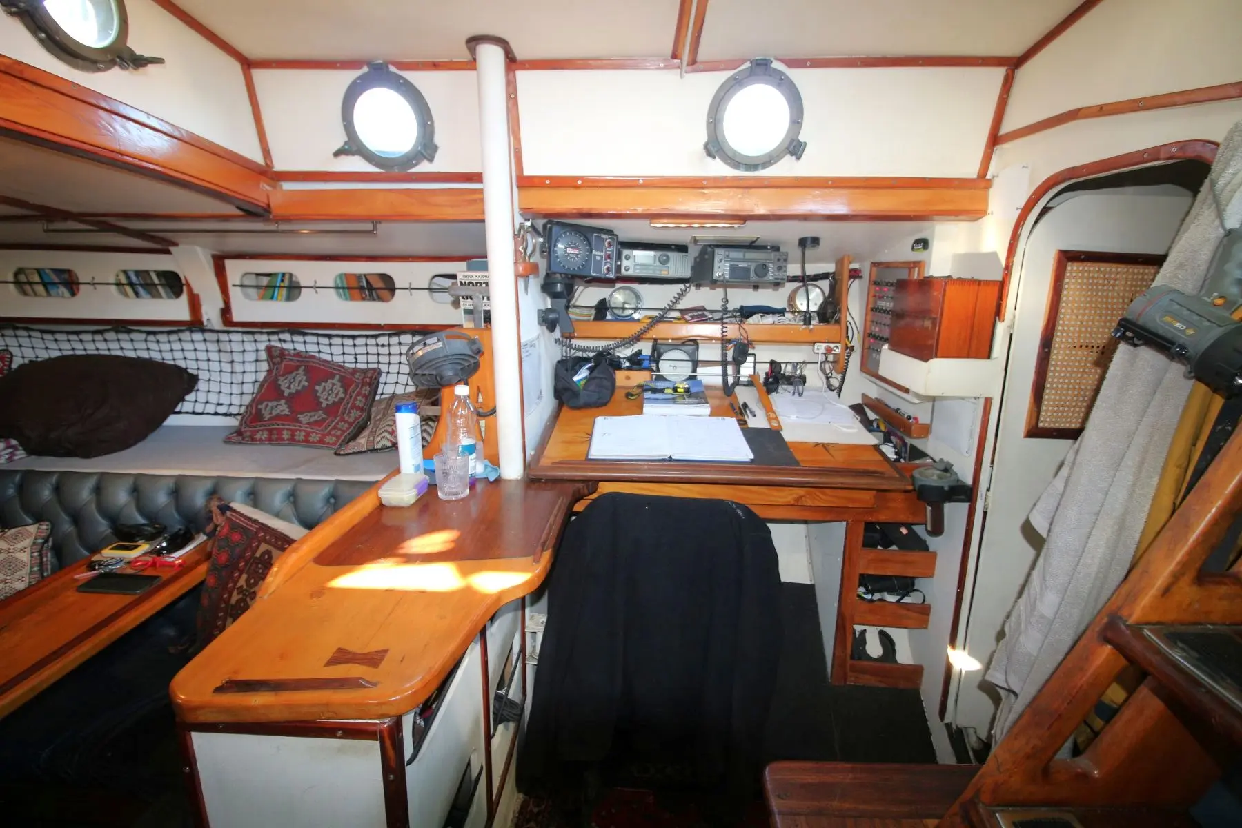 MON43-0587m
